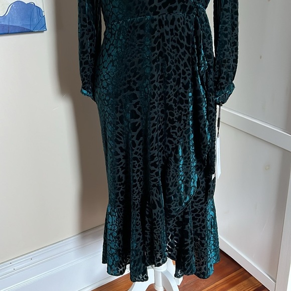 Calvin Klein Dark Green Burnout Velvet Faux Wrap Dress with Flounce Hem - NWT 8 - Picture 6 of 15